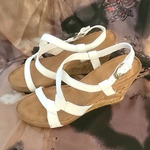 Women's Bass Ashlee White Sandals Sz. 7.5